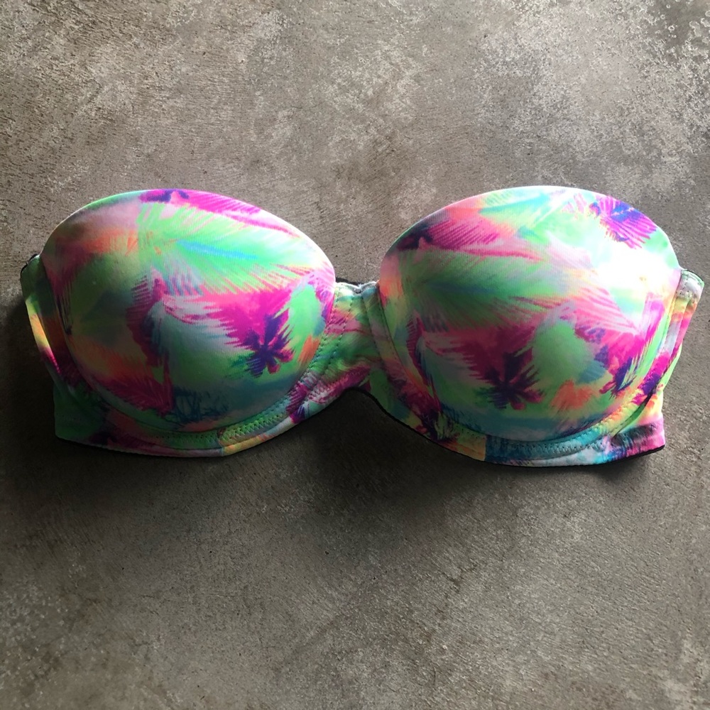 NWOT VS PINK Strapless Multi-way Push Up Bra